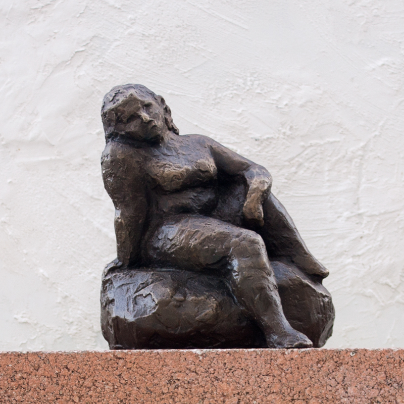 bronze-female-nude-sculpture-ellen-scobie