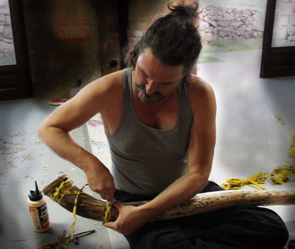 Mr Fire Man hornmaking in Catalunya