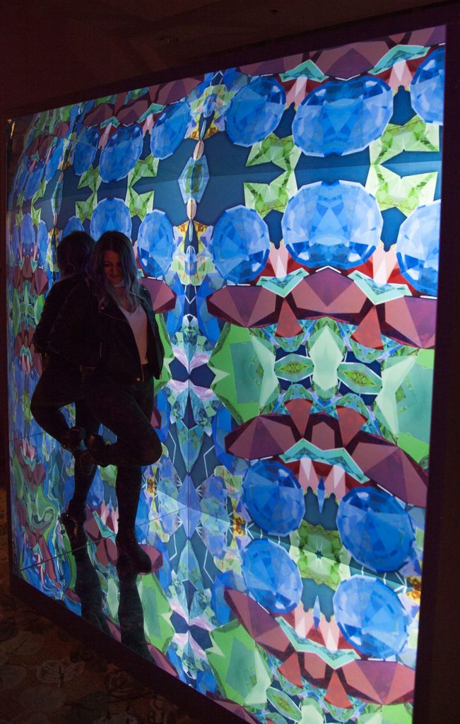 InifinityMirrorWorld_LululemonIMG_6488_web