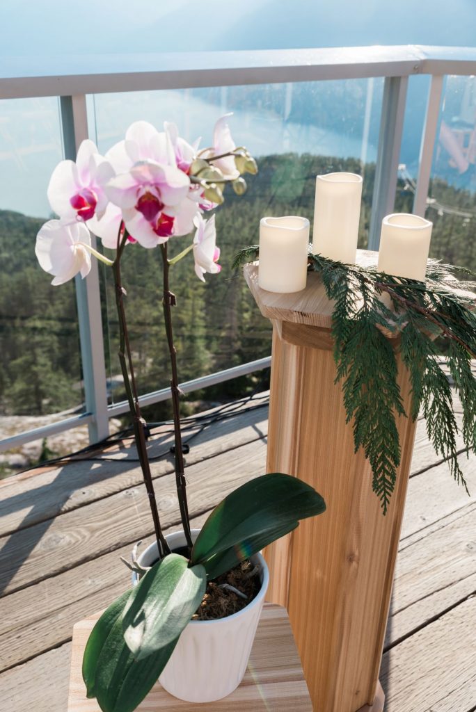 DecoratedHexagonalStand